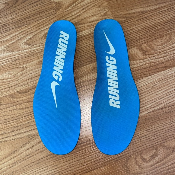 Nike Tennis Shoes - Picture 6 of 7